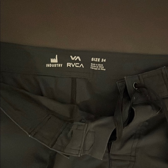 RVCA Men's Black board shorts - Picture 3 of 7